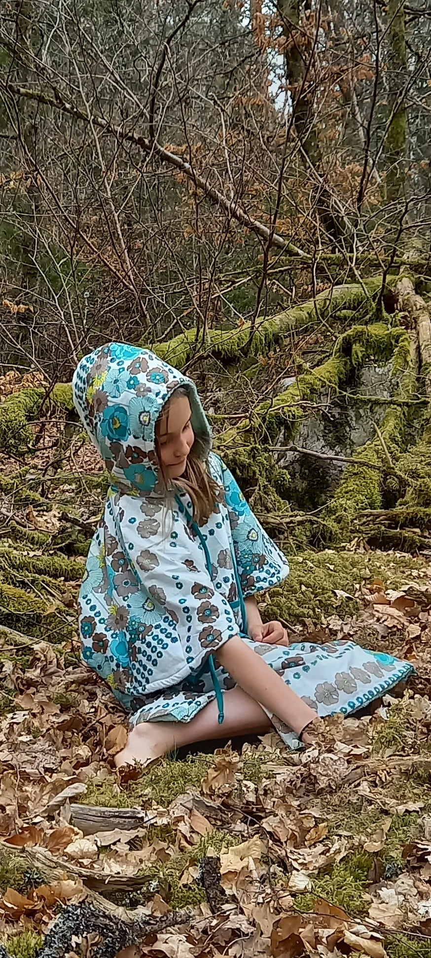 Side view of kids poncho