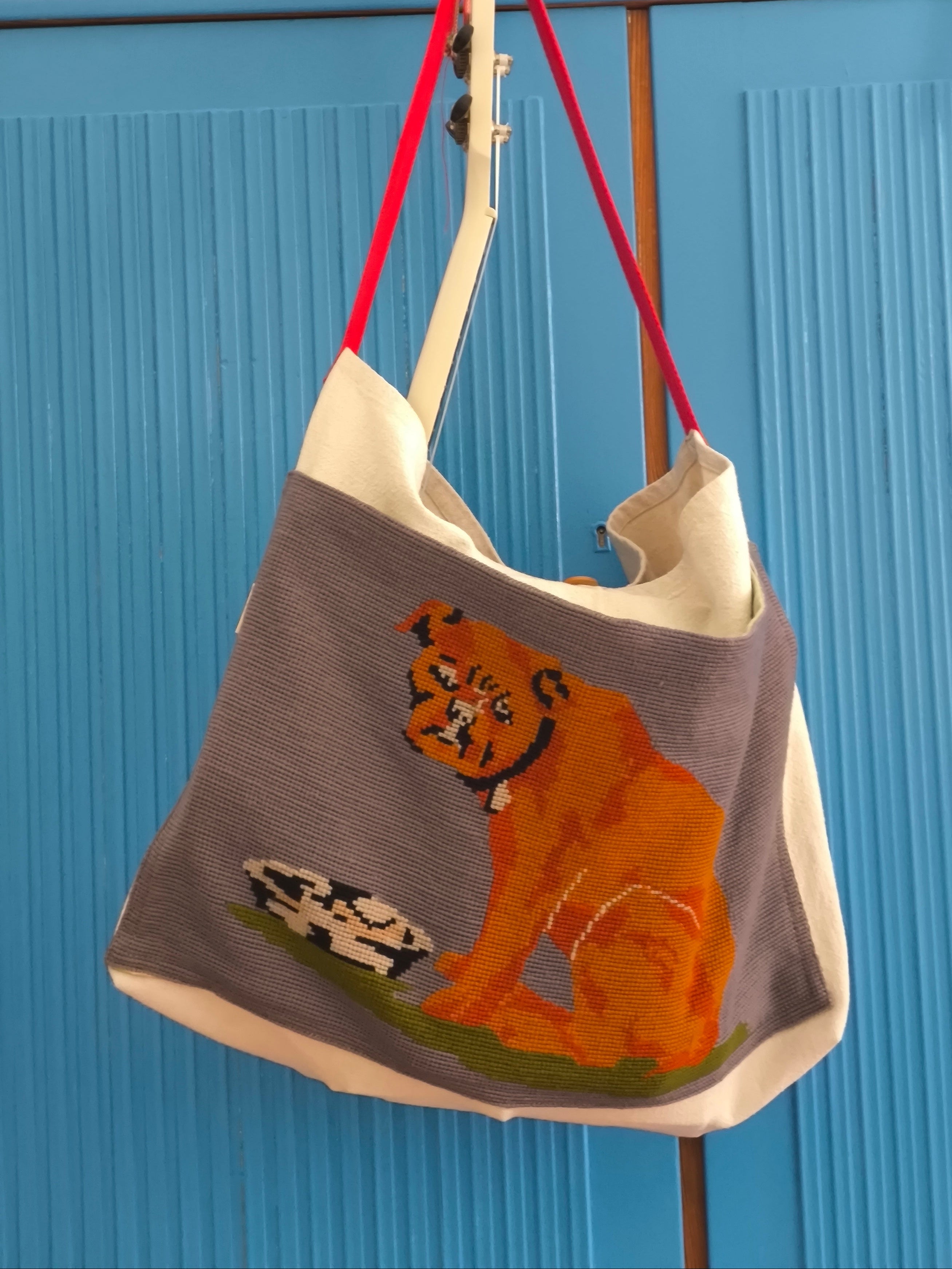 Wfoff, the dog bag