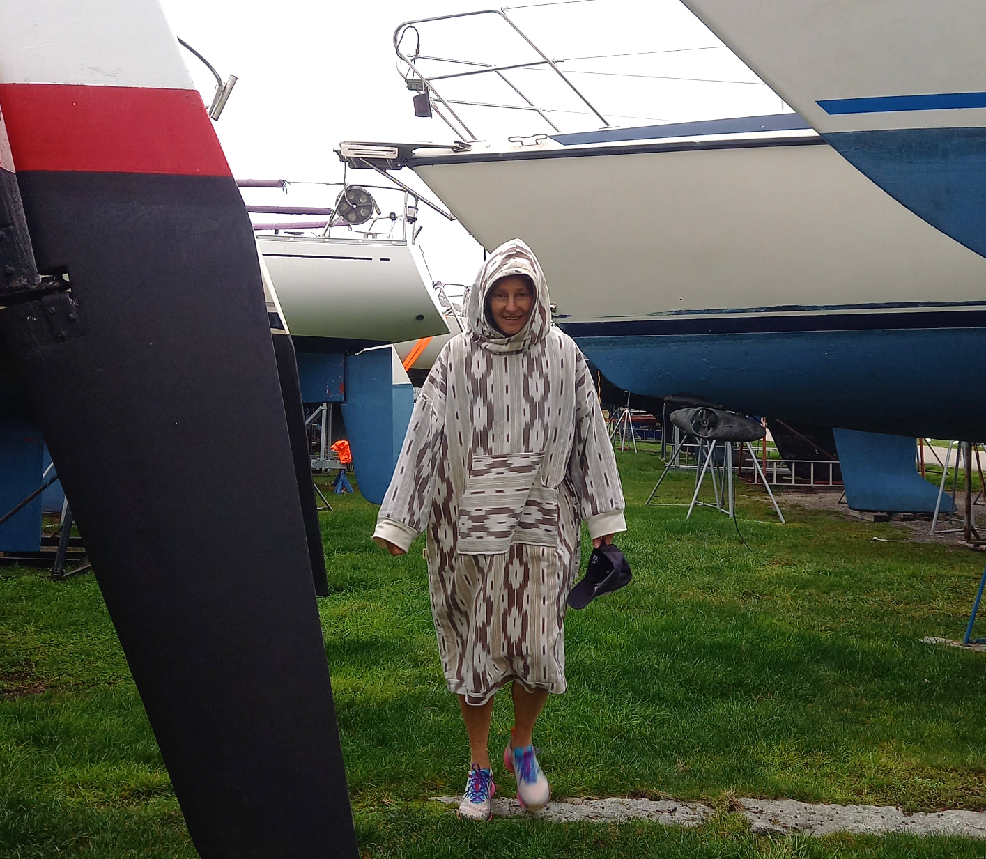 Quetzal shorty bathrobe front view displaying 1980s Mallorca textile pattern
