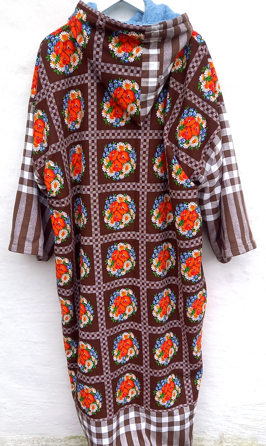 Petter bathrobe back view showing vintage 1970s cotton textile detail
