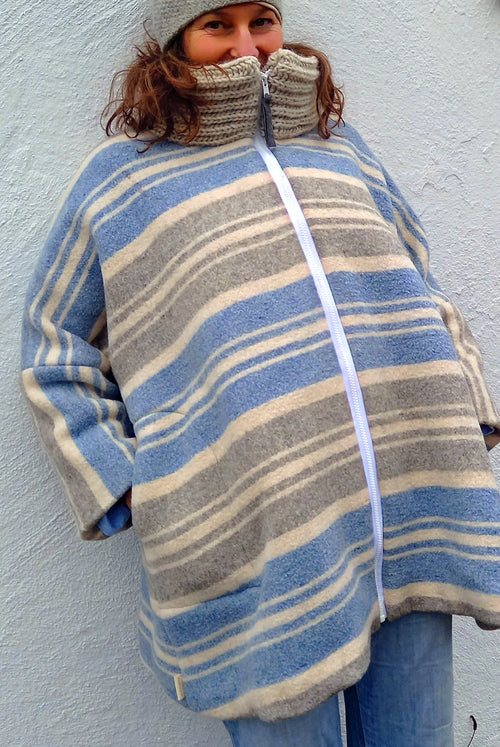 Cefalù wool jacket from vintage Italian Palermo blanket with blue damask lining, front view
