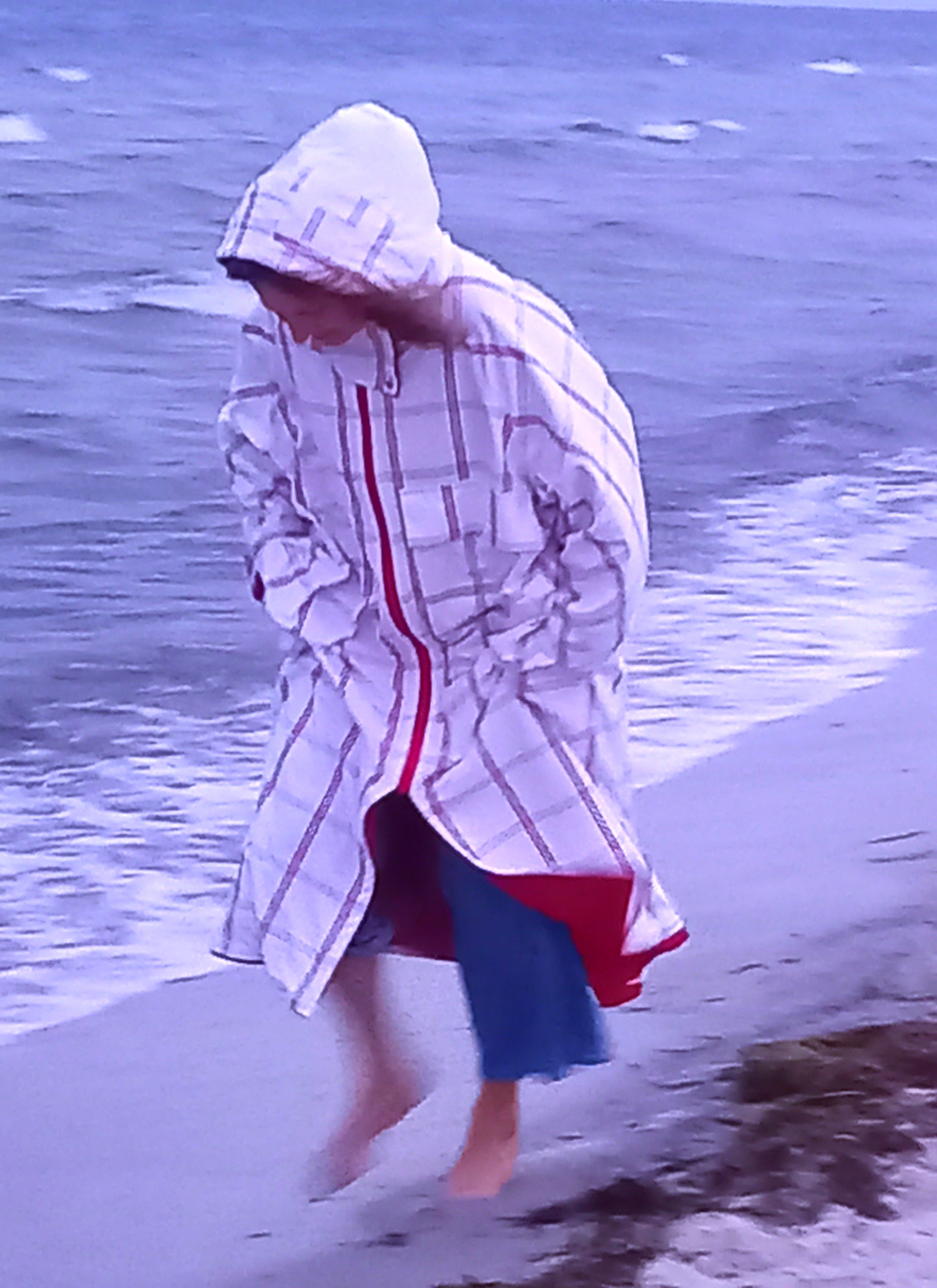 Windy cropped bathrobe in white and red from vintage cotton tablecloth, front view
