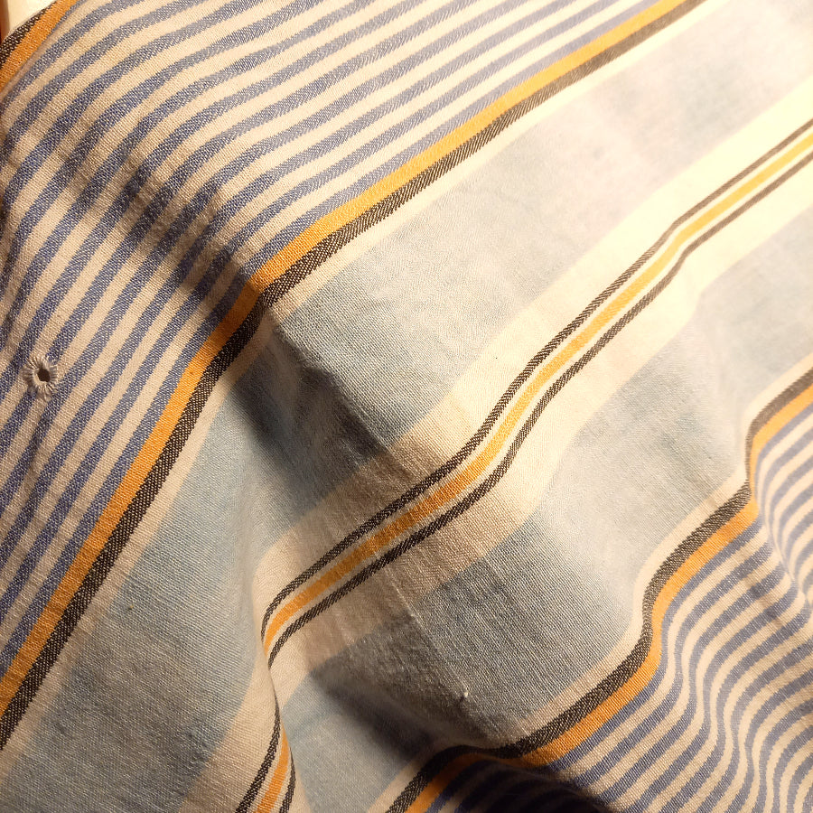 Jaqua shorty jacket close-up of Mallorcan cotton fabric and construction
